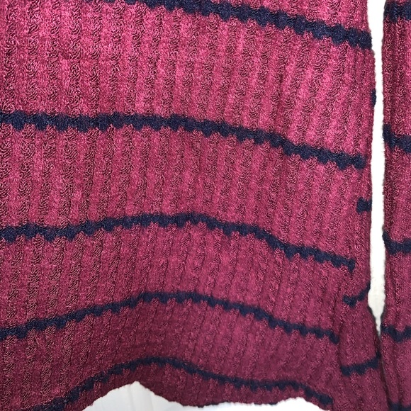 Long Sleeve Sweater - Picture 4 of 6